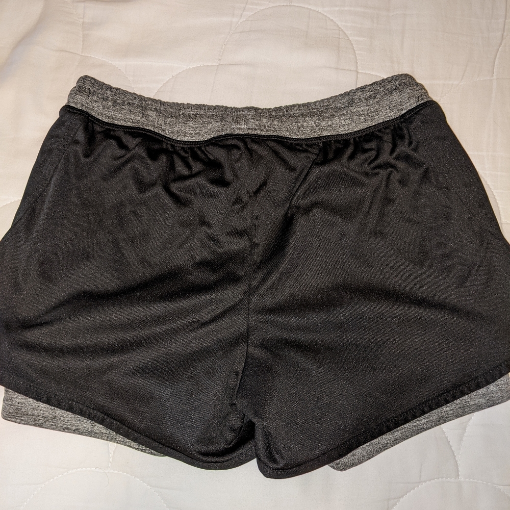 Champion Running Shorts - Picture 2 of 5